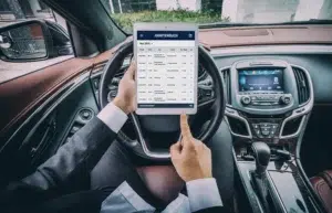 Digitales Fahrtenbuch im Dienstwagen zur rechtssicheren Dokumentation beruflicher und privater Fahrten